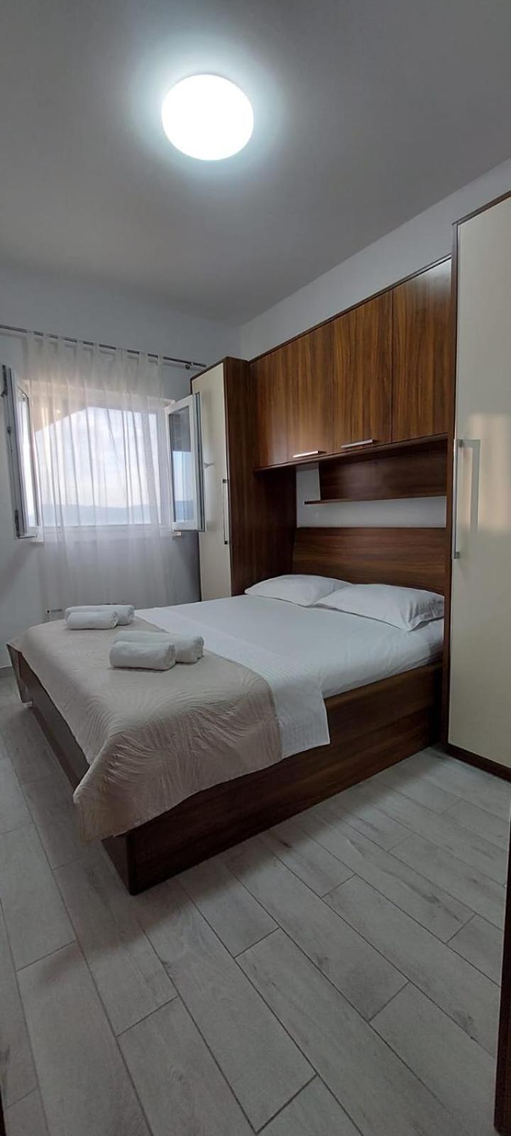 Apartment Toncica Omiš Eksteriør billede