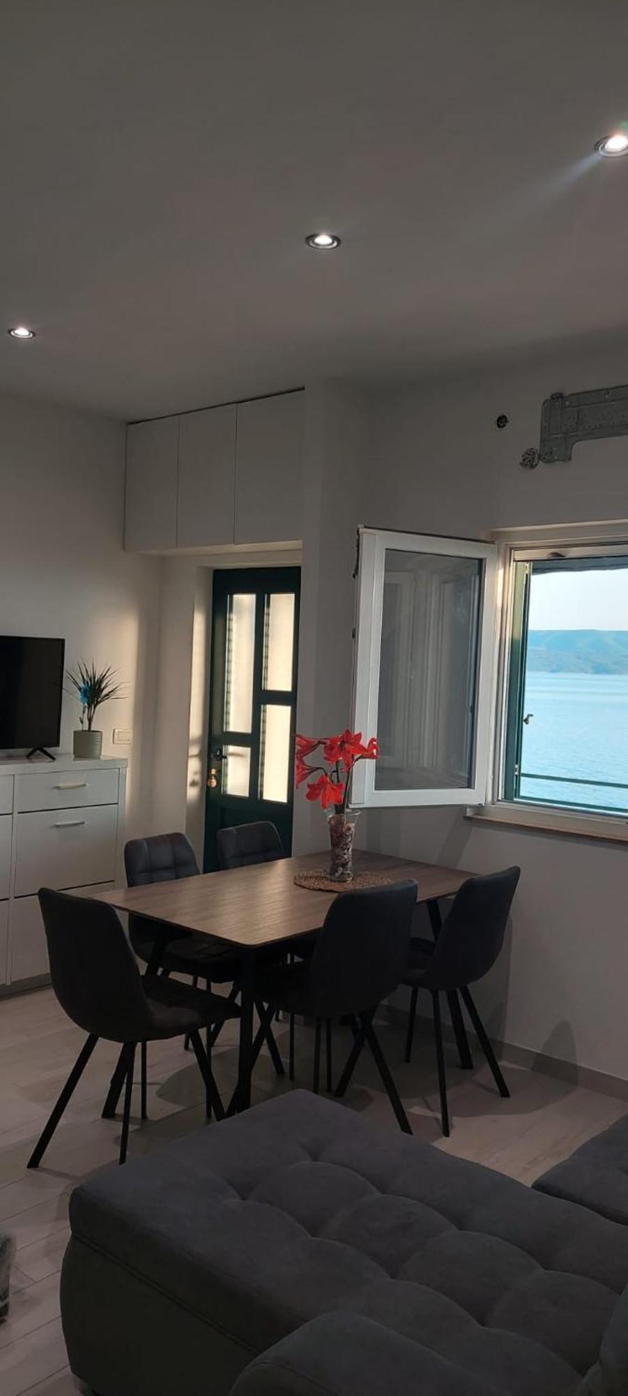Apartment Toncica Omiš Eksteriør billede