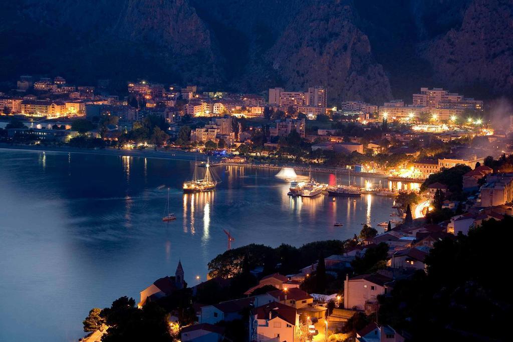 Apartment Toncica Omiš Eksteriør billede